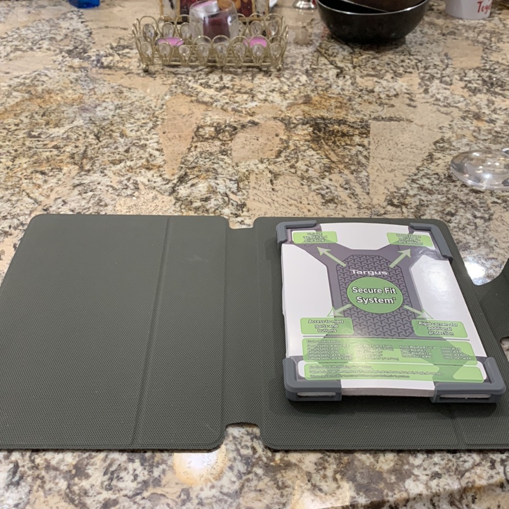 iPad case - Picture 4 of 10